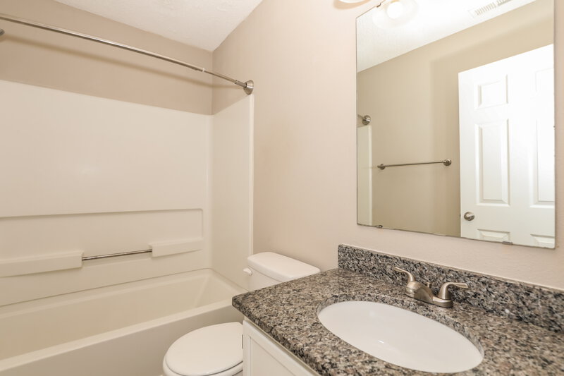 1,875/Mo, 16711 Aulton Dr Noblesville, IN 46060 Bathroom View 2