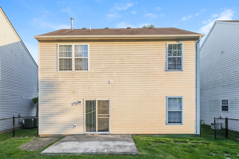 1,870/Mo, 8020 Lake Tree Cir Indianapolis, IN 46217 Rear View