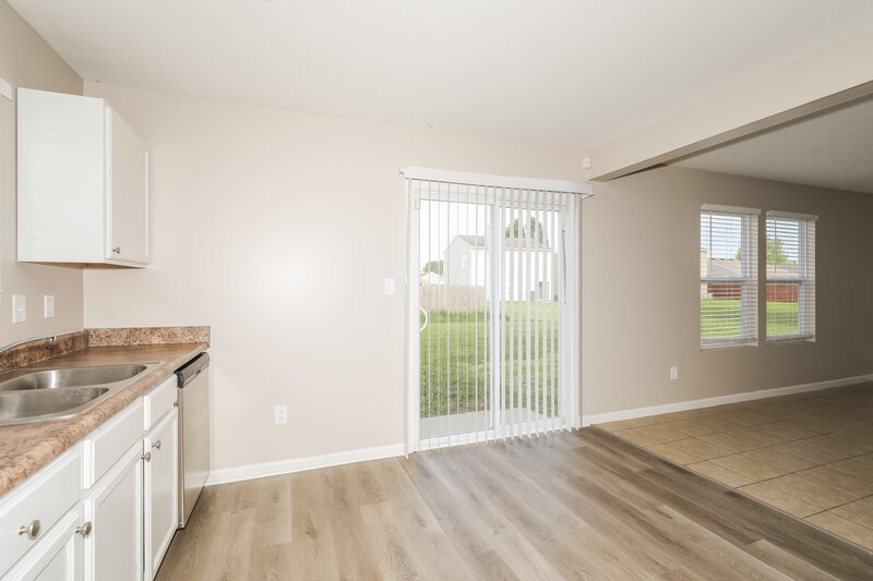 1,935/Mo, 3125 Danube Way Indianapolis, IN 46239 Kitchen View 3