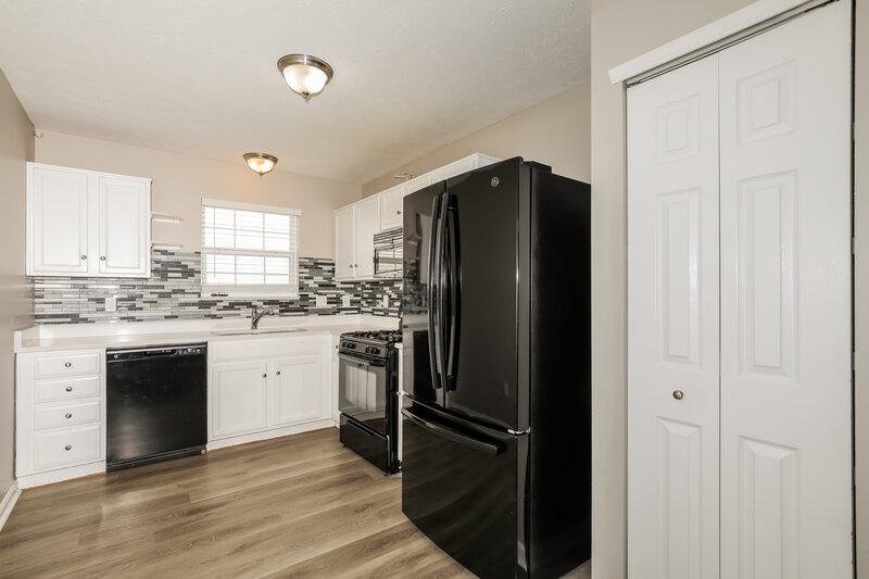 1,655/Mo, 6667 W Longview Dr McCordsville, IN 46055 Kitchen View