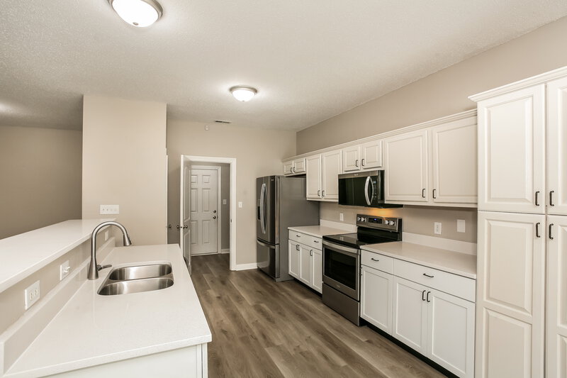 2,260/Mo, 6460 Dusty Laurel Dr Whitestown, IN 46075 Kitchen View