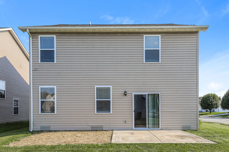 1,980/Mo, 672 Cloverfield Ln Greenwood, IN 46143 Rear View