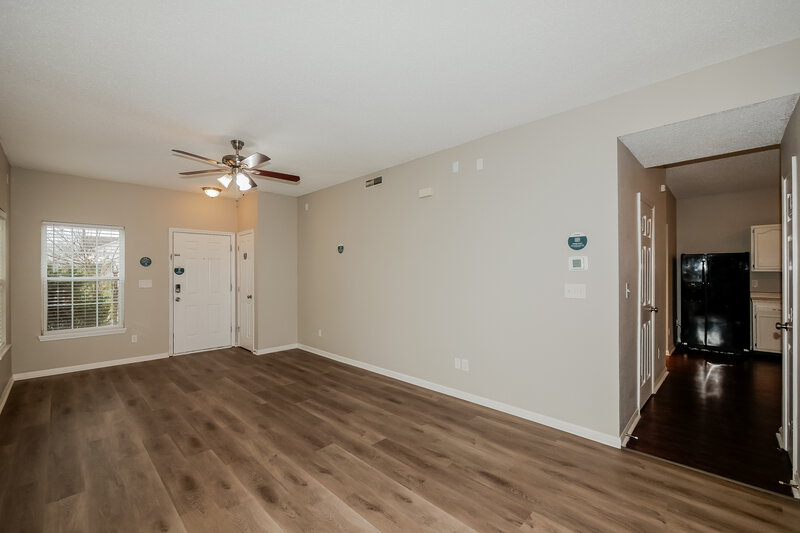 1,775/Mo, 644 Blue Meadow Dr Greenwood, IN 46143 Living Room View 2
