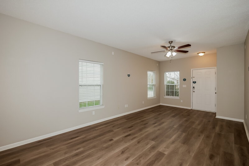 1,775/Mo, 644 Blue Meadow Dr Greenwood, IN 46143 Living Room View 3