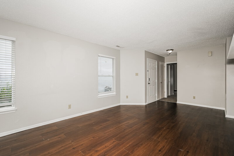 1,680/Mo, 3015 Redland Ln Indianapolis, IN 46217 Living Room View 2