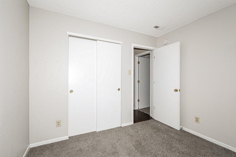 1,680/Mo, 3015 Redland Ln Indianapolis, IN 46217 Main Bedroom View 2