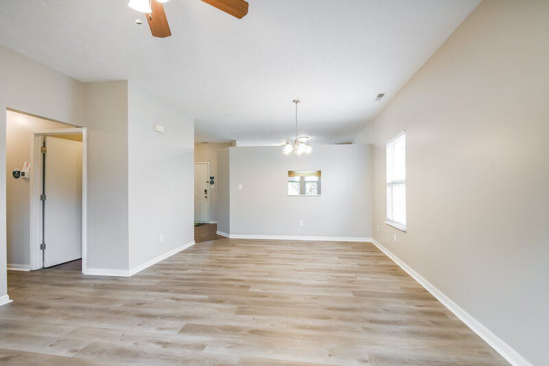 1,535/Mo, 10352 Cerulean Dr Noblesville, IN 46060 Living Room View 2