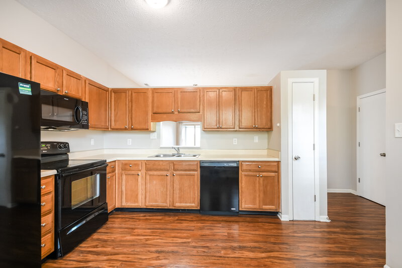 1,535/Mo, 10352 Cerulean Dr Noblesville, IN 46060 Kitchen View