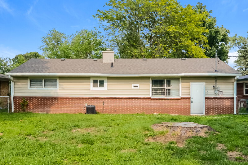 1,595/Mo, 2406 N Auburn St Speedway, IN 46224 Rear View 2