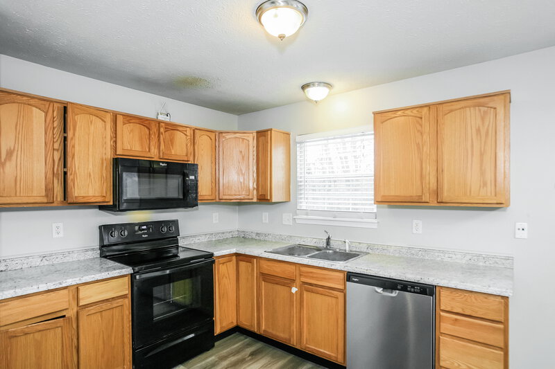 1,855/Mo, 2353 Salem Park Dr Indianapolis, IN 46239 Kitchen View 2