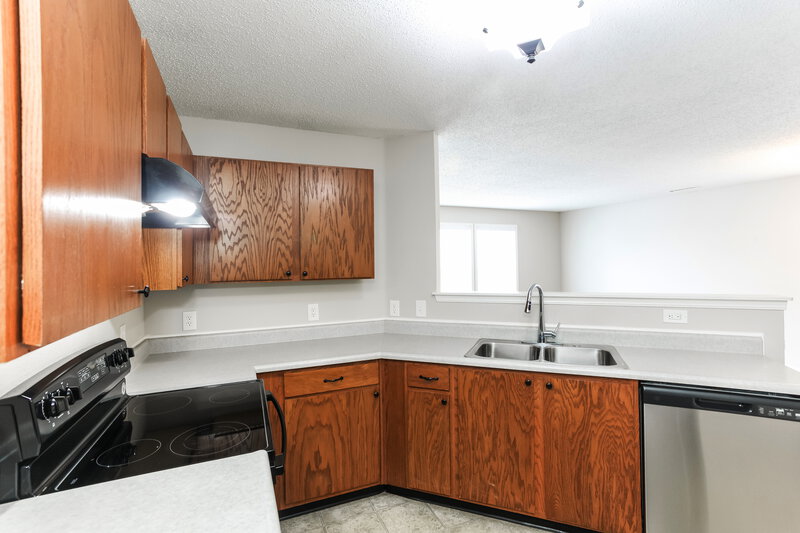 1,675/Mo, 728 Adagio Dr Greenwood, IN 46143 Kitchen View