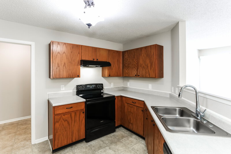 1,675/Mo, 728 Adagio Dr Greenwood, IN 46143 Kitchen View 2