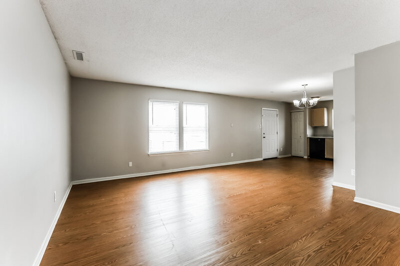 1,705/Mo, 35 Frostwood Ln Greenwood, IN 46143 Living Room View 2