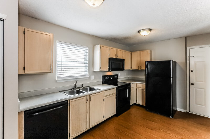 1,705/Mo, 35 Frostwood Ln Greenwood, IN 46143 Kitchen View