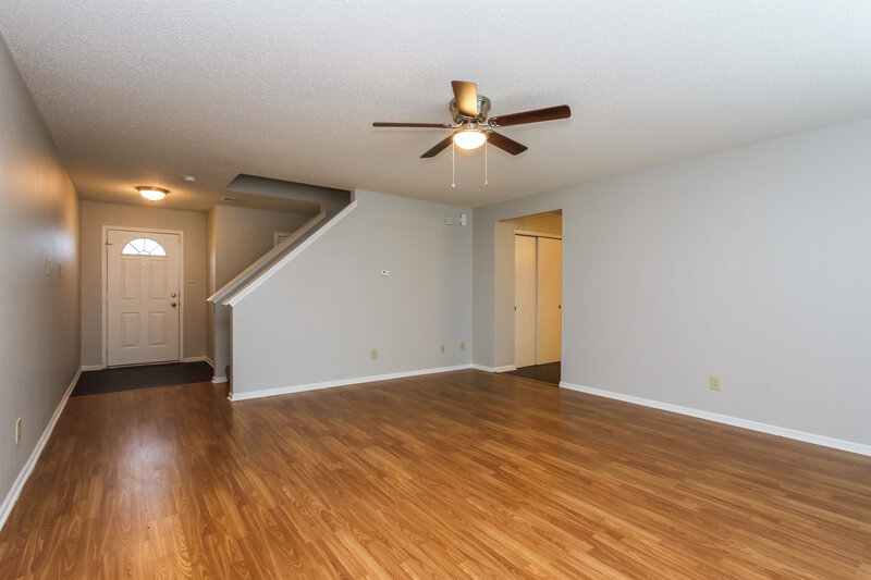 1,960/Mo, 2858 Ludwig Dr Indianapolis, IN 46239 Living Room View 2