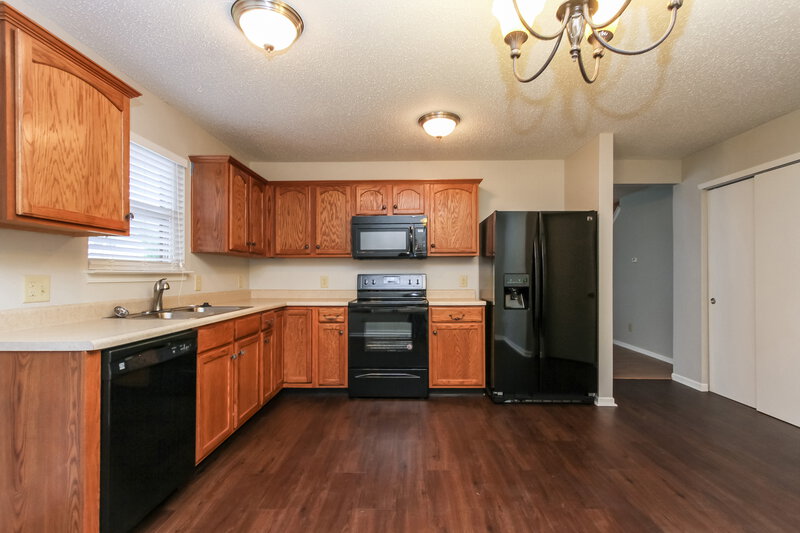1,960/Mo, 2858 Ludwig Dr Indianapolis, IN 46239 Kitchen View