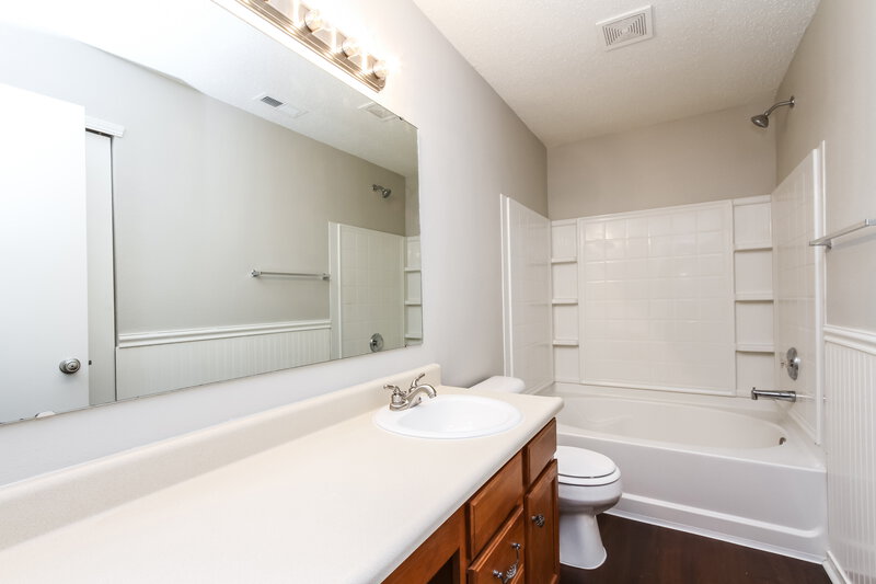 1,960/Mo, 2858 Ludwig Dr Indianapolis, IN 46239 Master Bathroom View