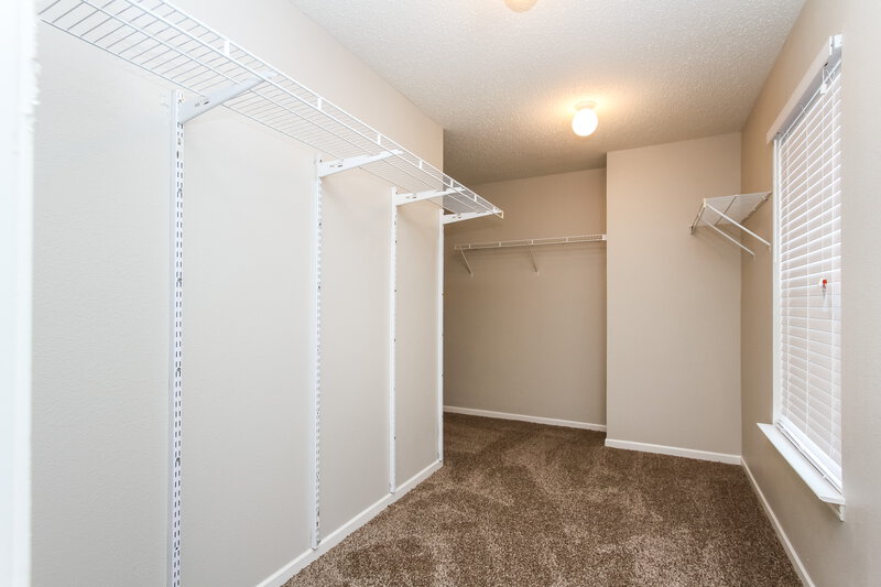 1,960/Mo, 2858 Ludwig Dr Indianapolis, IN 46239 Walk In Closet View