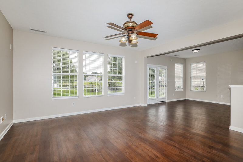 2,325/Mo, 5236 Choctaw Ridge Way Indianapolis, IN 46239 Living Room View