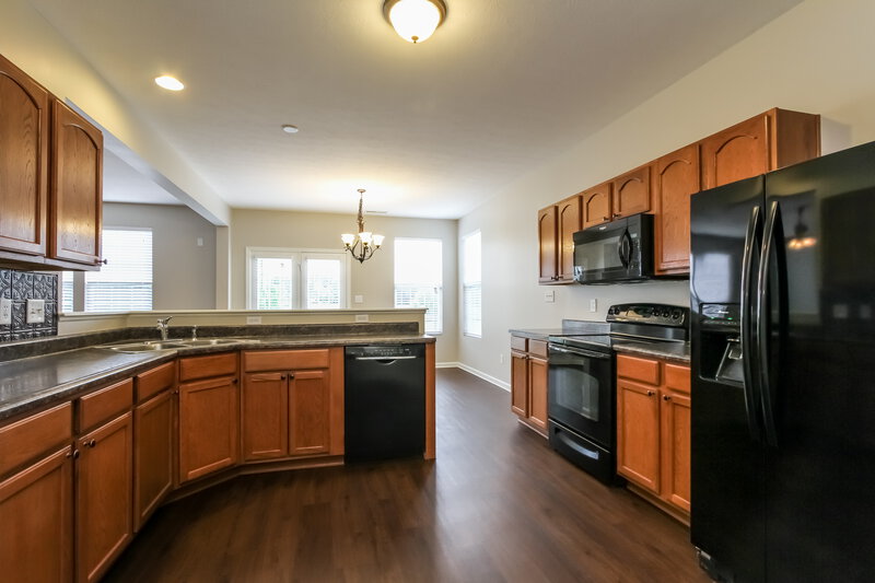 4,020/Mo, 5236 Choctaw Ridge Way Indianapolis, IN 46239 Kitchen View 2