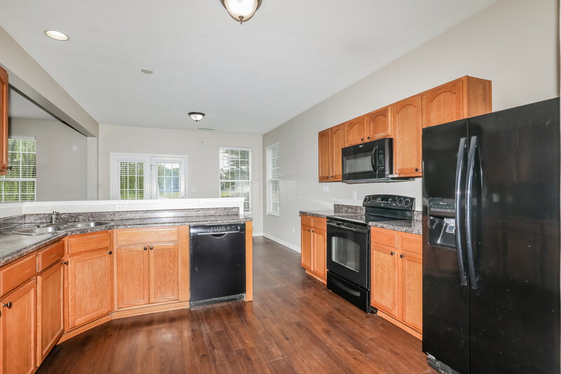 2,325/Mo, 5236 Choctaw Ridge Way Indianapolis, IN 46239 Kitchen View