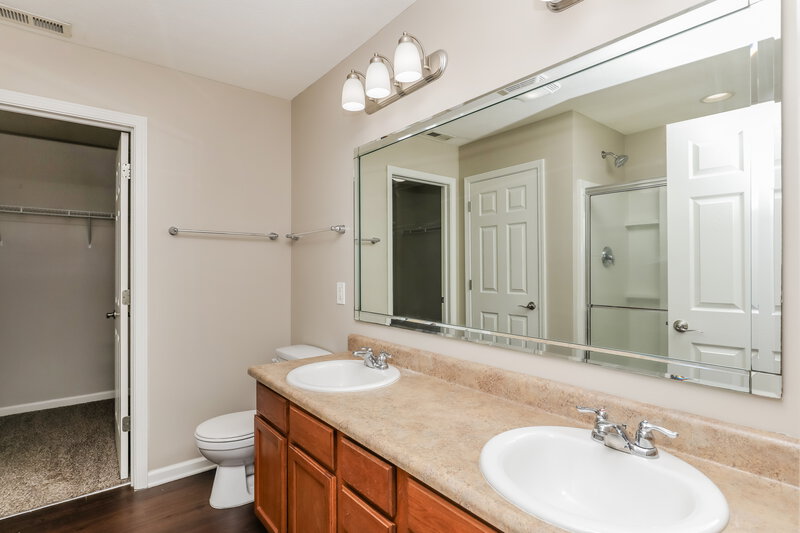 2,325/Mo, 5236 Choctaw Ridge Way Indianapolis, IN 46239 Main Bathroom View
