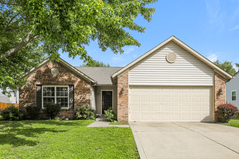 2,155/Mo, 457 Sable Chase Brownsburg, IN 46112 External View