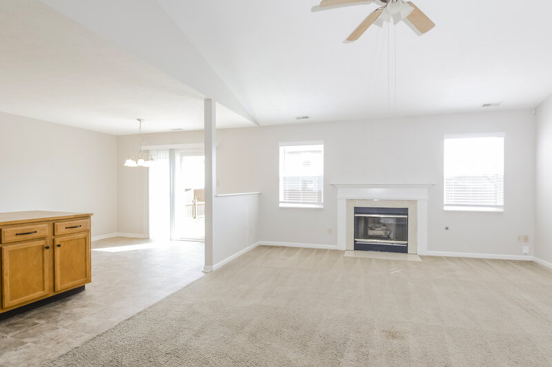 2,110/Mo, 457 Sable Chase Brownsburg, IN 46112 Living Room View