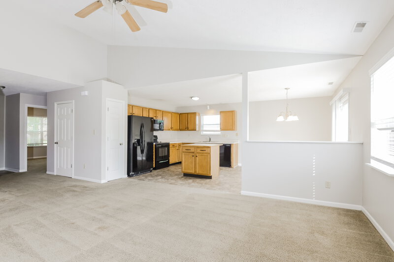 2,110/Mo, 457 Sable Chase Brownsburg, IN 46112 Living Room View 2