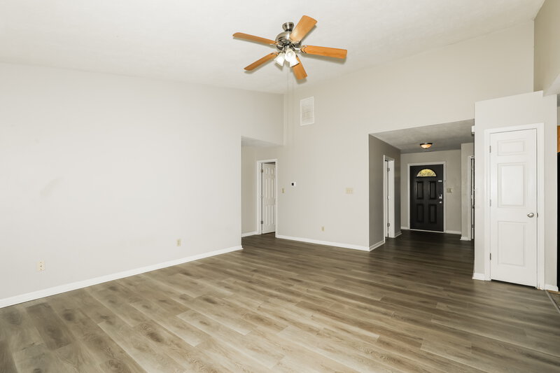 2,155/Mo, 457 Sable Chase Brownsburg, IN 46112 Living Room View 2