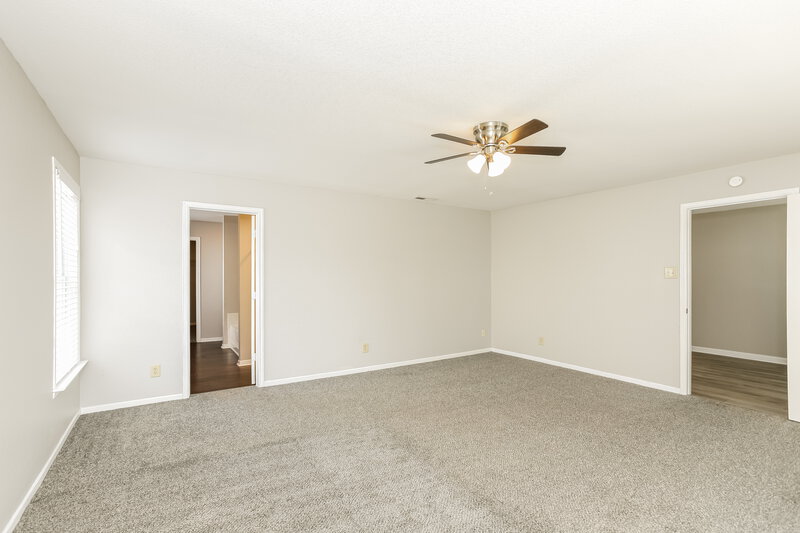 2,195/Mo, 10718 Pavilion Dr Indianapolis, IN 46259 Main Bedroom View 2