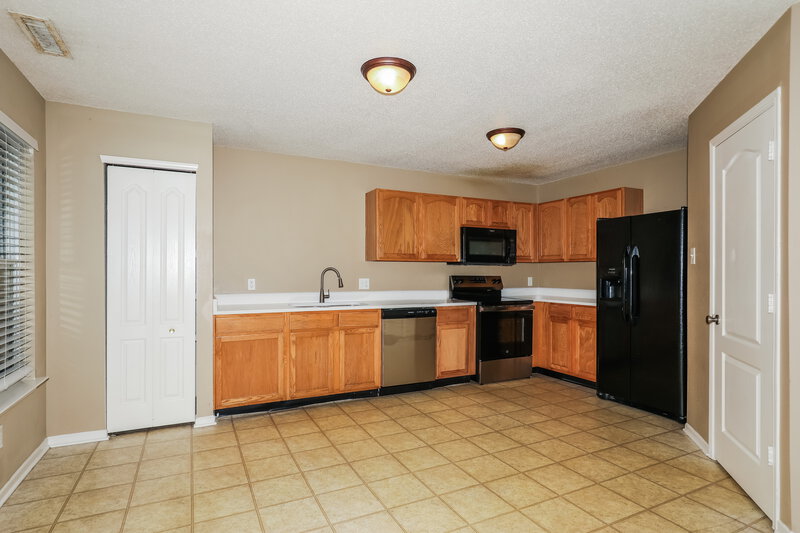 1,865/Mo, 13134 N Etna Green Dr Camby, IN 46113 Kitchen View 2