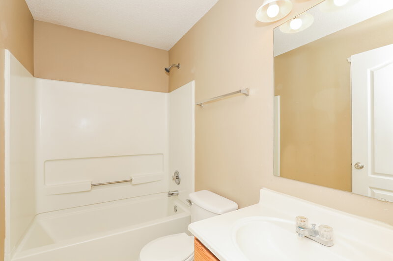 1,865/Mo, 13134 N Etna Green Dr Camby, IN 46113 Bathroom View