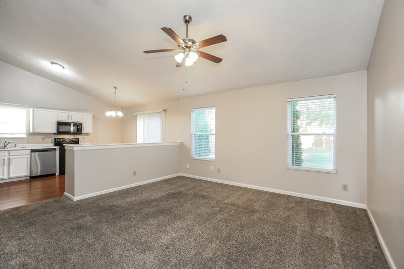 1,765/Mo, 5882 Glen Haven Blvd Plainfield, IN 46168 Living Room View
