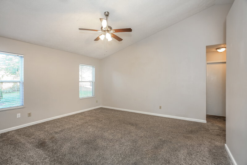 1,765/Mo, 5882 Glen Haven Blvd Plainfield, IN 46168 Living Room View 2