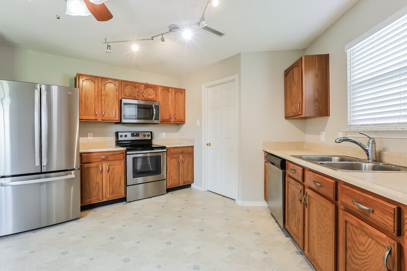 2,005/Mo, 9996 Olympic Cir Indianapolis, IN 46234 Misc View 3