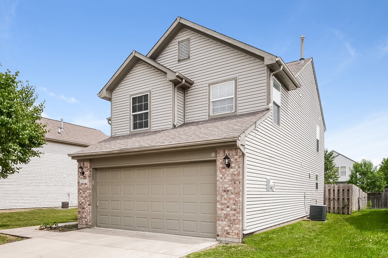 2,015/Mo, 5341 Waterton Lakes Dr Indianapolis, IN 46237 Front View