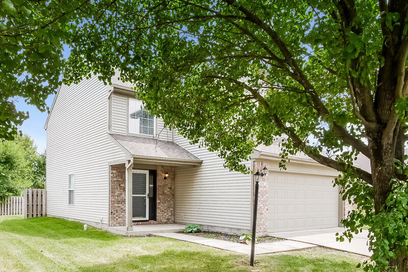 2,015/Mo, 5341 Waterton Lakes Dr Indianapolis, IN 46237 Front View 2