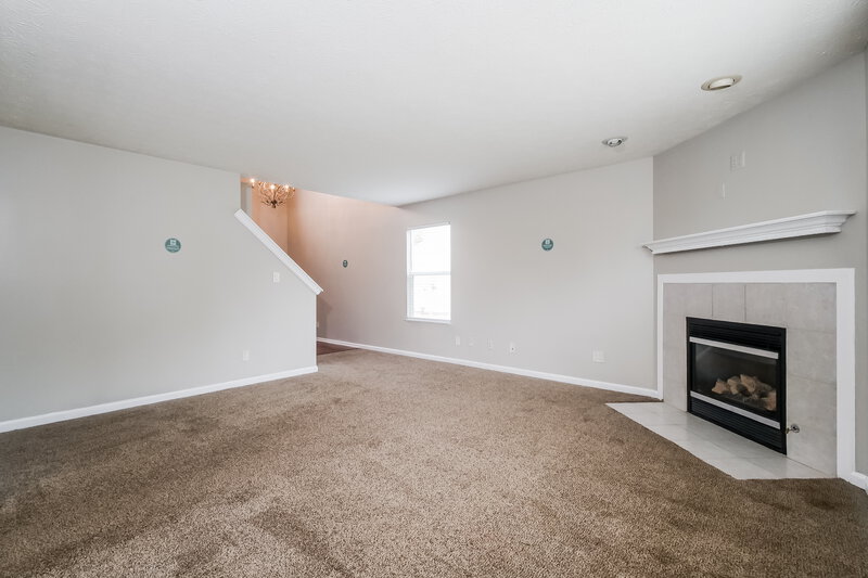 2,015/Mo, 5341 Waterton Lakes Dr Indianapolis, IN 46237 Living Room View