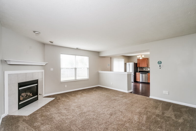 2,015/Mo, 5341 Waterton Lakes Dr Indianapolis, IN 46237 Living Room View 2
