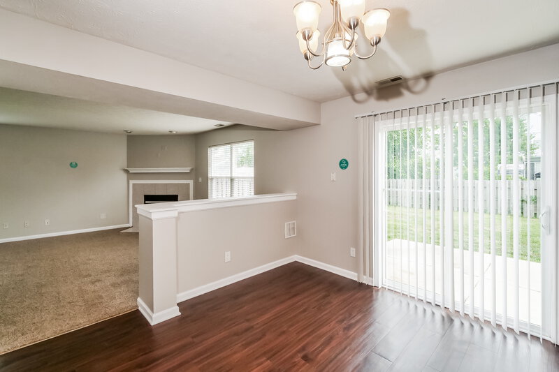2,015/Mo, 5341 Waterton Lakes Dr Indianapolis, IN 46237 Dining Room View