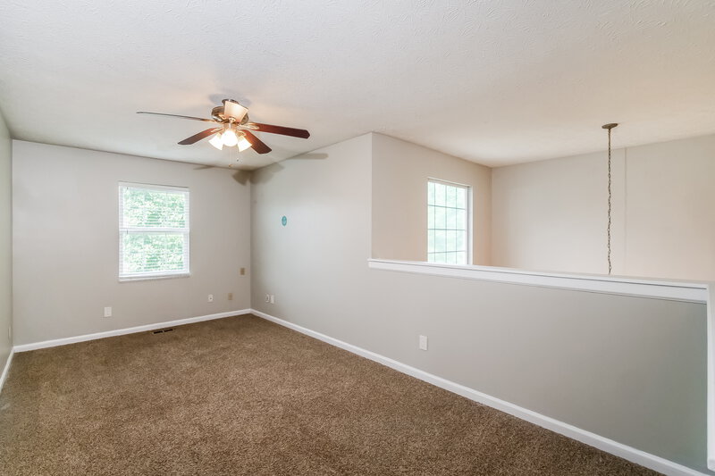 2,015/Mo, 5341 Waterton Lakes Dr Indianapolis, IN 46237 Loft View