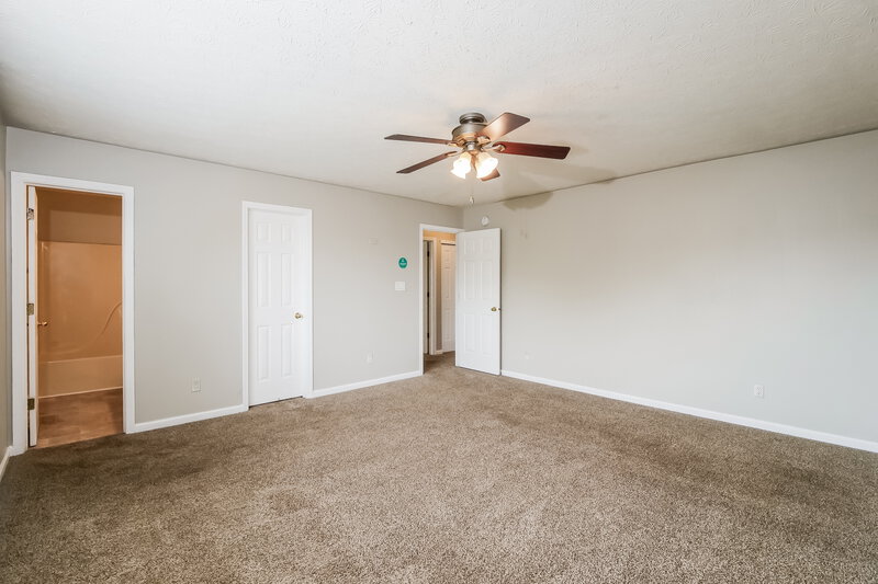 2,015/Mo, 5341 Waterton Lakes Dr Indianapolis, IN 46237 Main Bedroom View 2