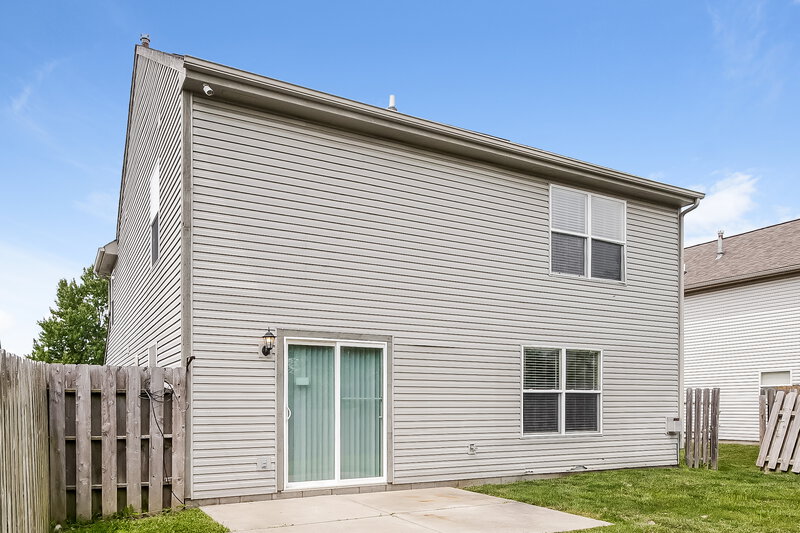 2,015/Mo, 5341 Waterton Lakes Dr Indianapolis, IN 46237 Rear View