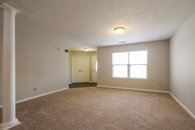2,680/Mo, 7134 Karst Ct Indianapolis, IN 46221 Living Room View