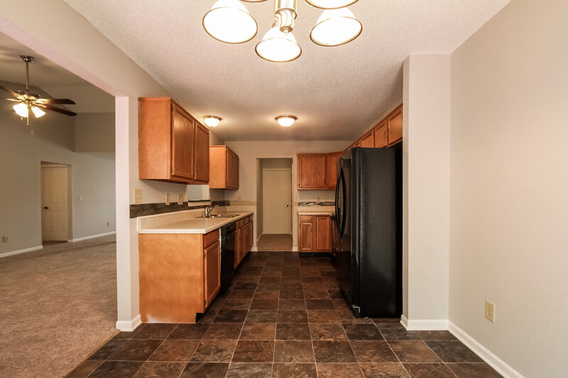 2,680/Mo, 7134 Karst Ct Indianapolis, IN 46221 Kitchen View