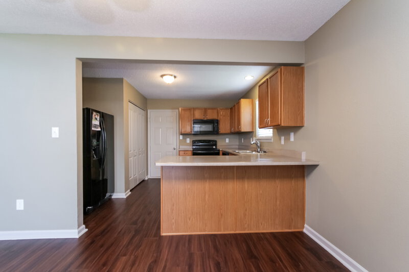 2,270/Mo, 5665 High Timber Ln Indianapolis, IN 46235 Kitchen View
