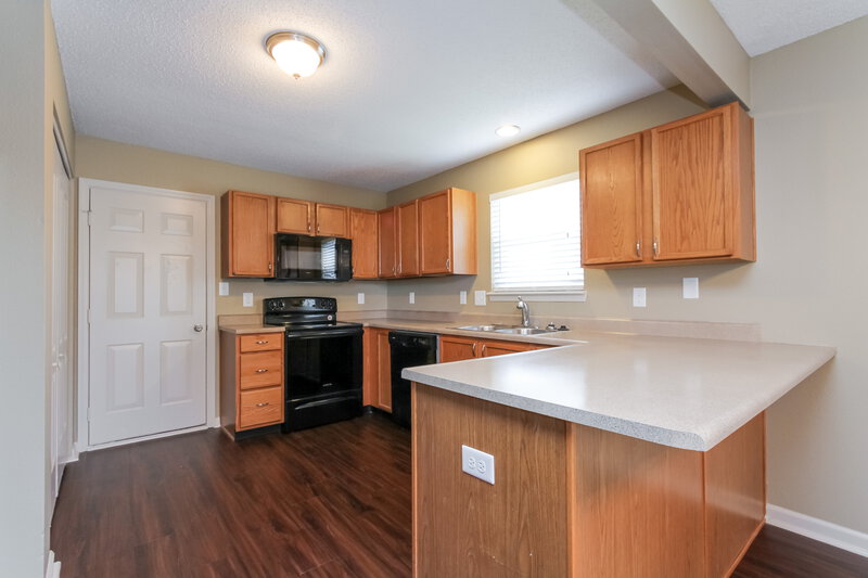 2,270/Mo, 5665 High Timber Ln Indianapolis, IN 46235 Kitchen View 2