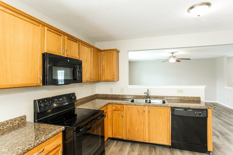 1,910/Mo, 10743 Timothy Ln Indianapolis, IN 46231 Kitchen View