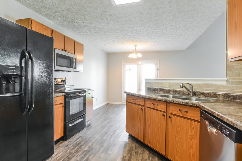 1,790/Mo, 4465 Connaught West Dr Plainfield, IN 46168 Kitchen View 2